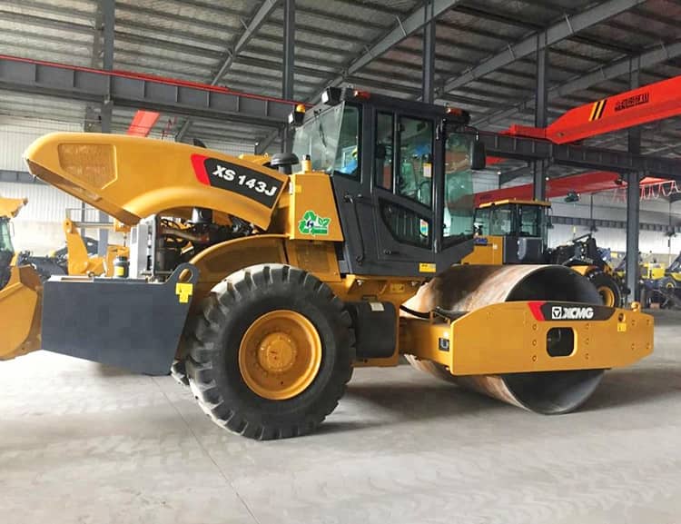 XCMG new 14 ton single drum vibratory road roller XS143J China asphalt compactor equipment for sale